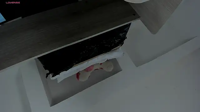 JanneBlossom  online show from April 27, 10:07 pm