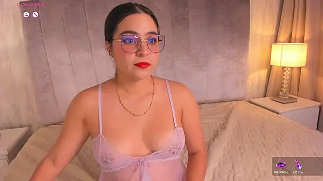 Melanie hillz online show from April 23, 8:33 pm