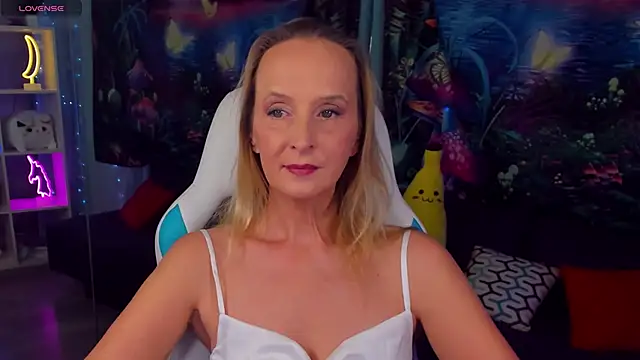 ScarlettPalmer online show from December 18, 10:09 am