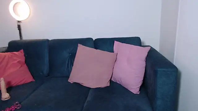 angiedavies10 online show from February 22, 2:29 pm