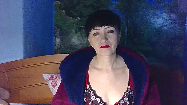 IffetLove42 online show from February 6, 8:01 pm