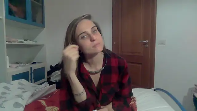 SinnEmily online show from April 18, 4:31 pm