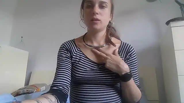 SinnEmily online show from November 9, 1:51 pm