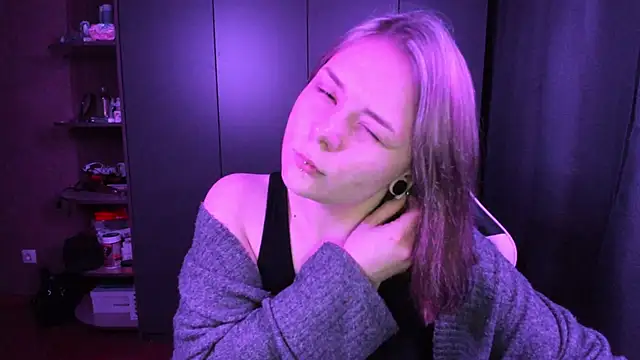 sophia lix online show from November 8, 3:28 pm