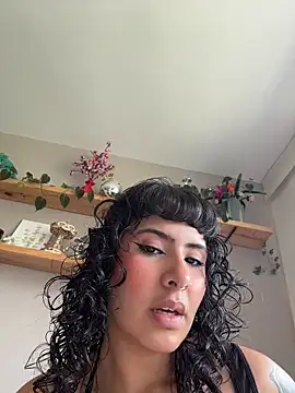 SugarTroubl33 online show from April 22, 2:14 pm