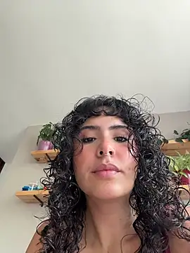 SugarTroubl33 online show from April 27, 2:36 pm