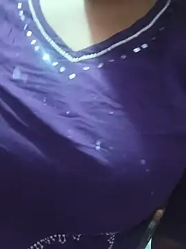 shreyareddy99 online show from December 20, 9:24 am