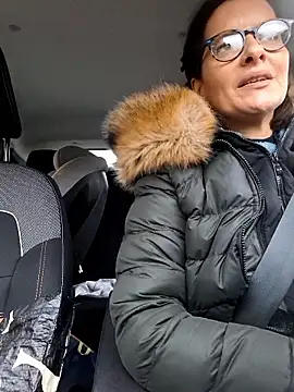 Piediniecollant online show from January 13, 11:25 am