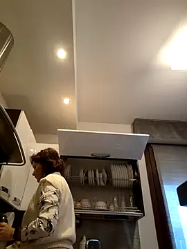 Piediniecollant online show from November 5, 5:56 am