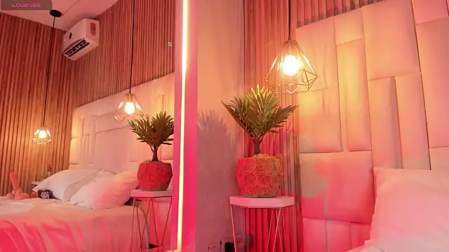 VenuzSofia online show from November 22, 11:18 pm