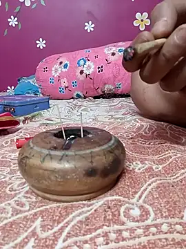 Laal Parilove online show from November 1, 8:24 pm