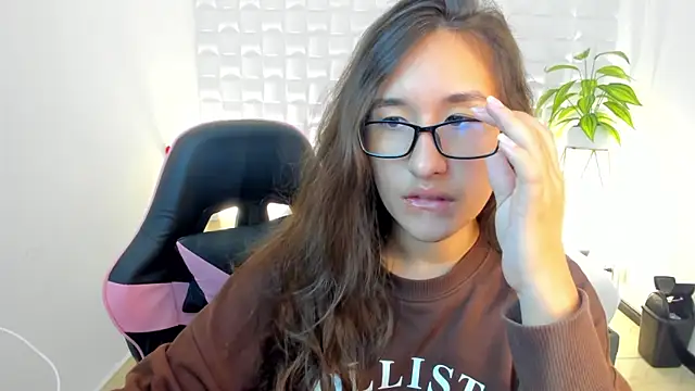 victoria 243 online show from March 6, 8:37 pm