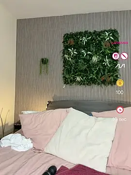 MysteryGirl   online show from April 23, 12:29 pm