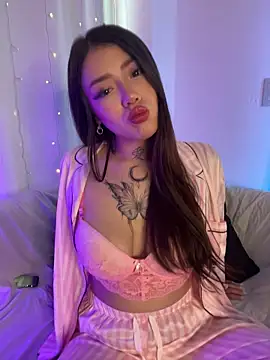 AshleyWinslow online show from April 29, 5:40 pm