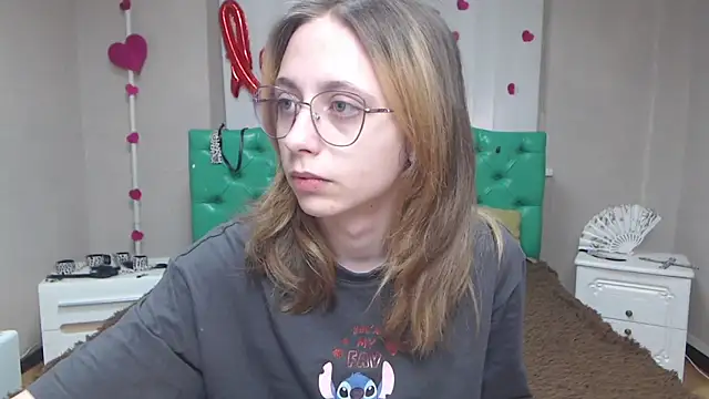 TracyLll online show from March 8, 6:17 am