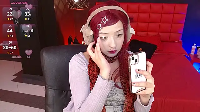 Lilaaa 1 online show from November 5, 8:25 pm