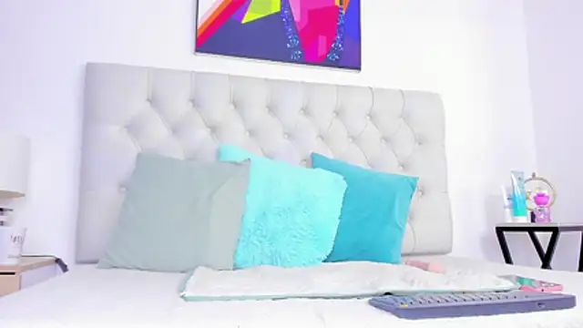 natasha segura online show from December 5, 3:28 am