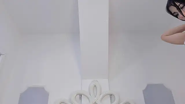 roxana scott1 online show from April 11, 3:45 am