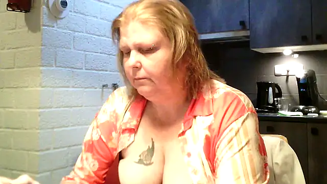 Sylviastar46 online show from April 24, 5:05 pm