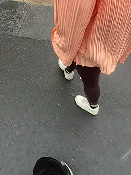 Teeny-Slut18 online show from May 31, 9:37 am