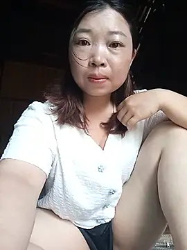 julybe online show from June 8, 5:41 am