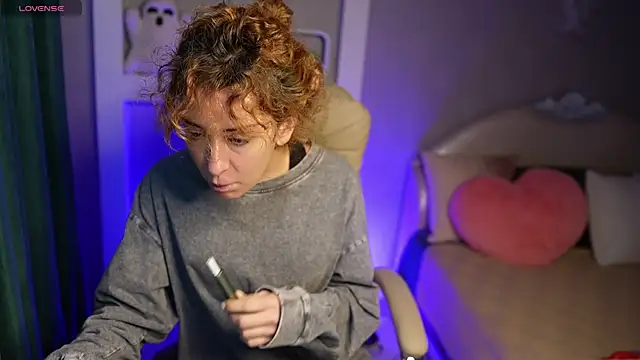 SophieTynes online show from November 10, 11:49 am