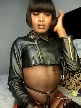 Lucile Carrie online show from April 3, 1:25 am