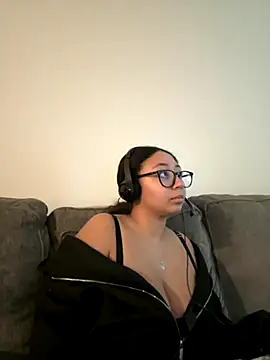 minha baby online show from December 3, 4:42 pm