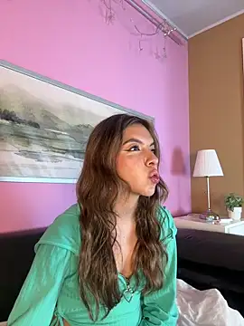 kittyblooms online show from April 27, 1:08 pm