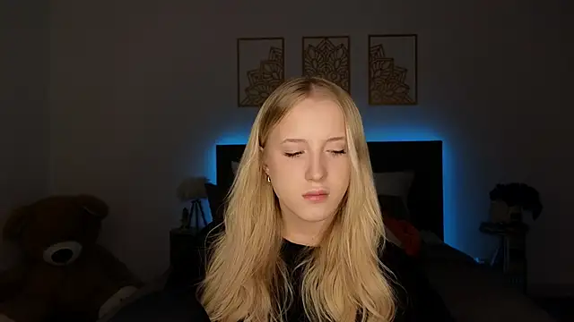 adele armass online show from April 10, 9:21 pm