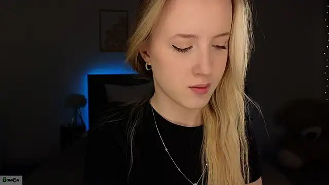 adele armass online show from February 15, 9:25 pm