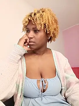 EvonyFoxxx online show from April 25, 1:41 am