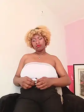 EvonyFoxxx online show from April 26, 7:00 pm