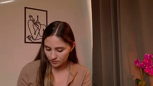 VictoriaNova  online show from June 9, 9:36 pm