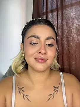 Elina Hills online show from April 22, 3:31 pm