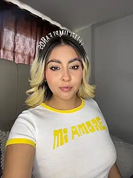 Elina Hills online show from April 20, 6:11 pm