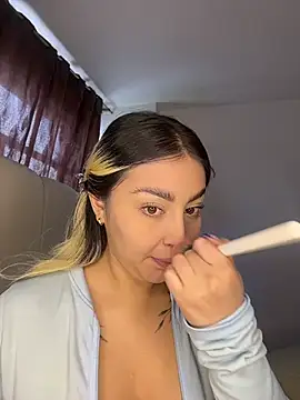 Elina Hills online show from April 19, 6:10 pm