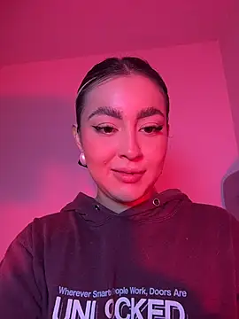 Elina Hills online show from February 3, 2:55 pm