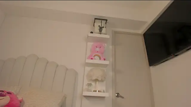 eva  s online show from December 2, 11:40 pm