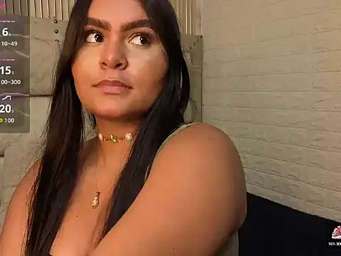 amarahanks1 online show from January 15, 9:43 pm