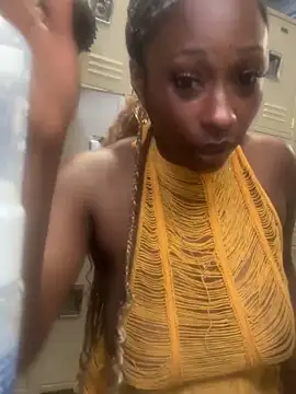 MadameMuse online show from April 24, 5:27 pm