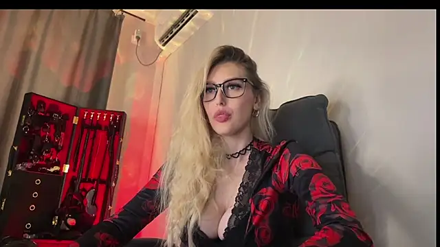 Liya Liss online show from April 14, 2:06 pm