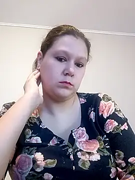 GlitterAuburn online show from February 26, 1:21 pm