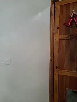 CurvyNoir online show from February 4, 3:48 pm