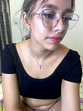 liahot69 online show from November 17, 4:46 am