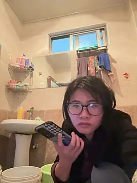 daaqnn online show from April 22, 2:52 am