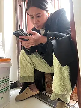 daaqnn online show from November 27, 1:41 am