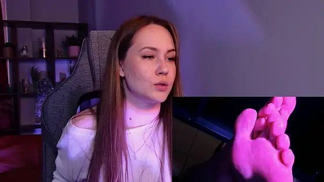 ElinVale online show from April 25, 1:41 pm