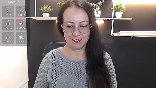 Lauryn Jones online show from April 21, 4:58 pm