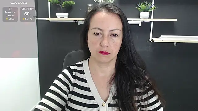 Lauryn Jones online show from June 11, 6:38 pm
